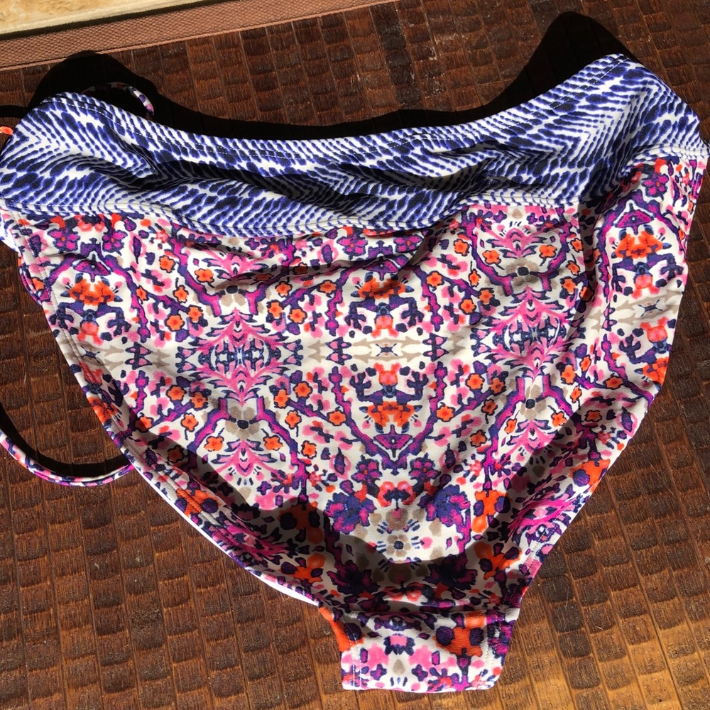 👙Athleta bikini bottom floral batik print XL
